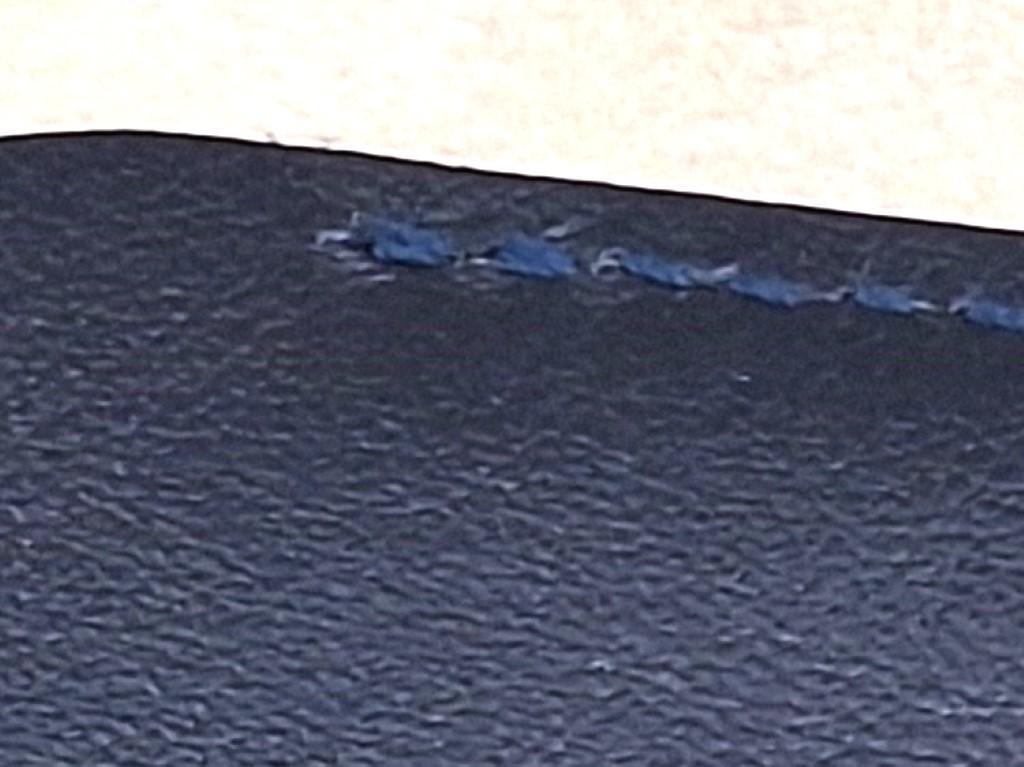 photo du couteau étui bleu